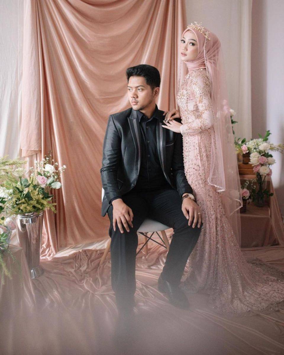 Sinta Sri Antan (@imagenic @aldyanza @fahmitriw via instagram.com/sin.sr)
