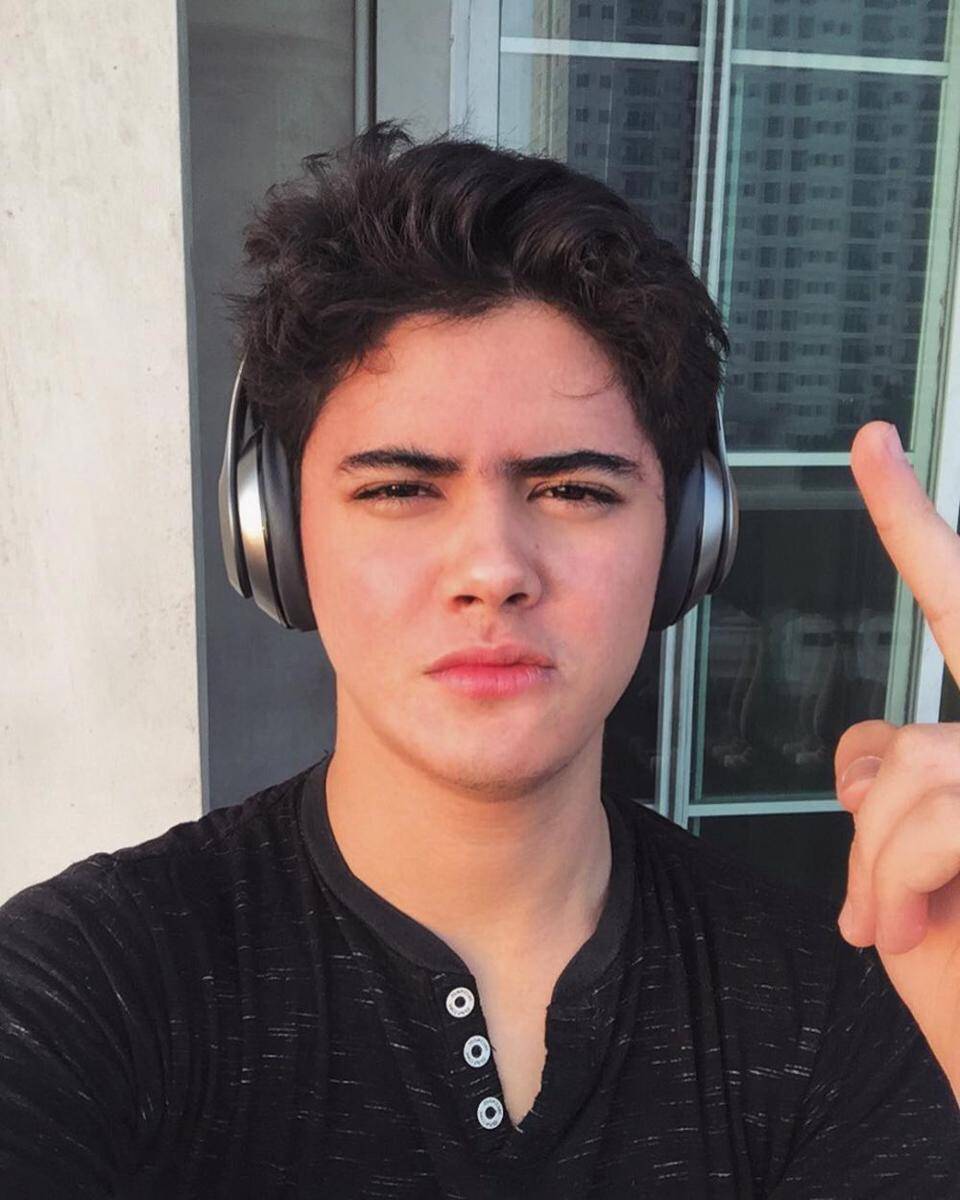 Aliando Syarief (instagram.com/aliandooo)