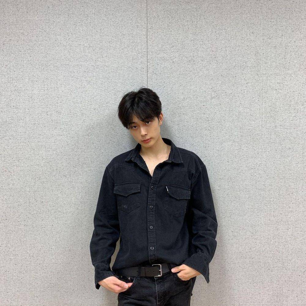 Yoo Seon Ho (instagram.com/official_yooseonho)