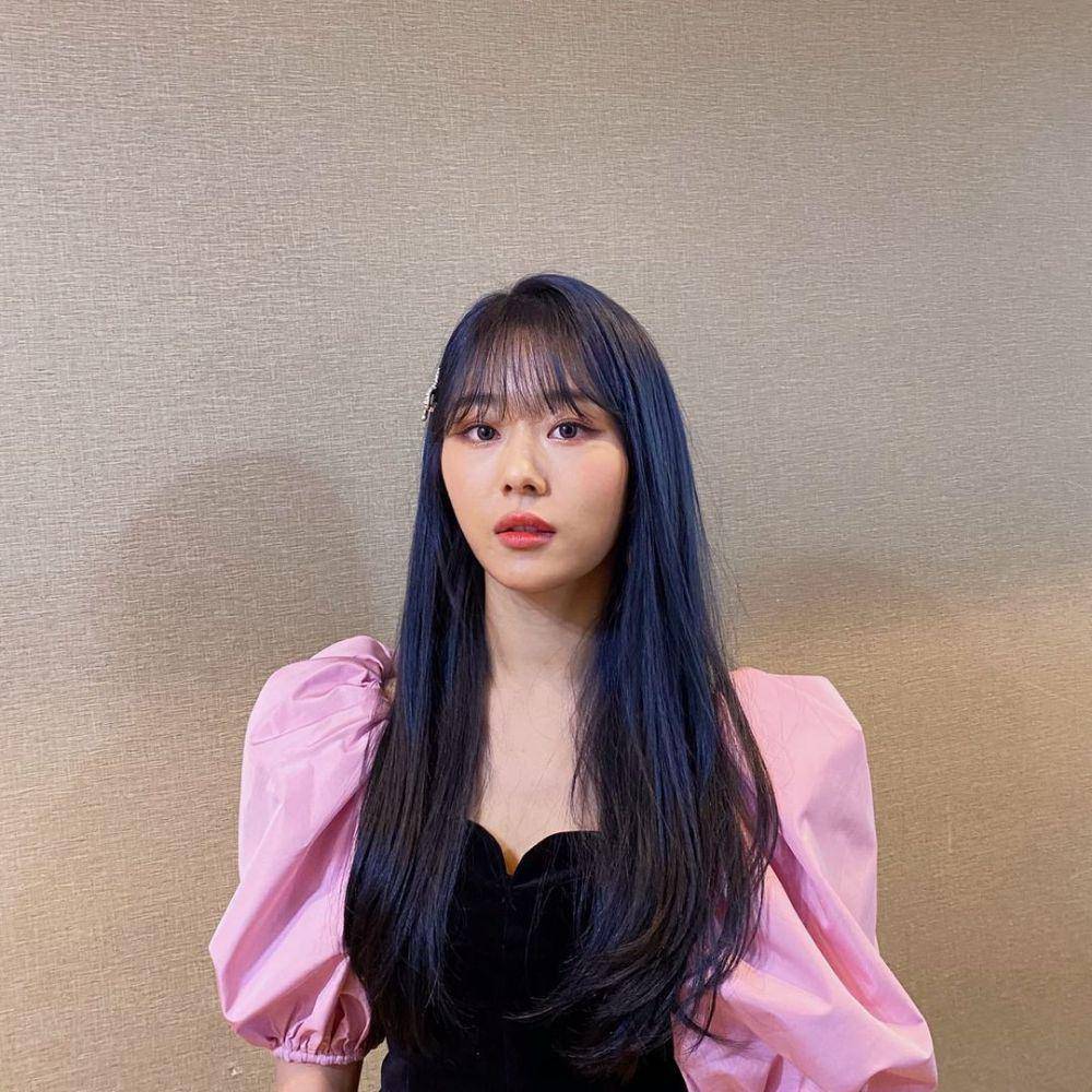 Chaerin Cherry Bullet (instagram.com/cherrybullet)