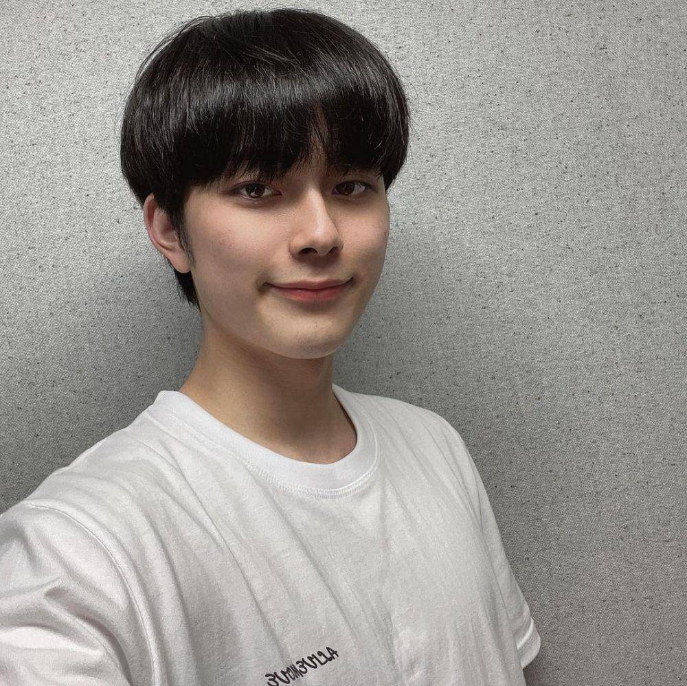 Yoo Seon Ho (instagram.com/official_yooseonho)