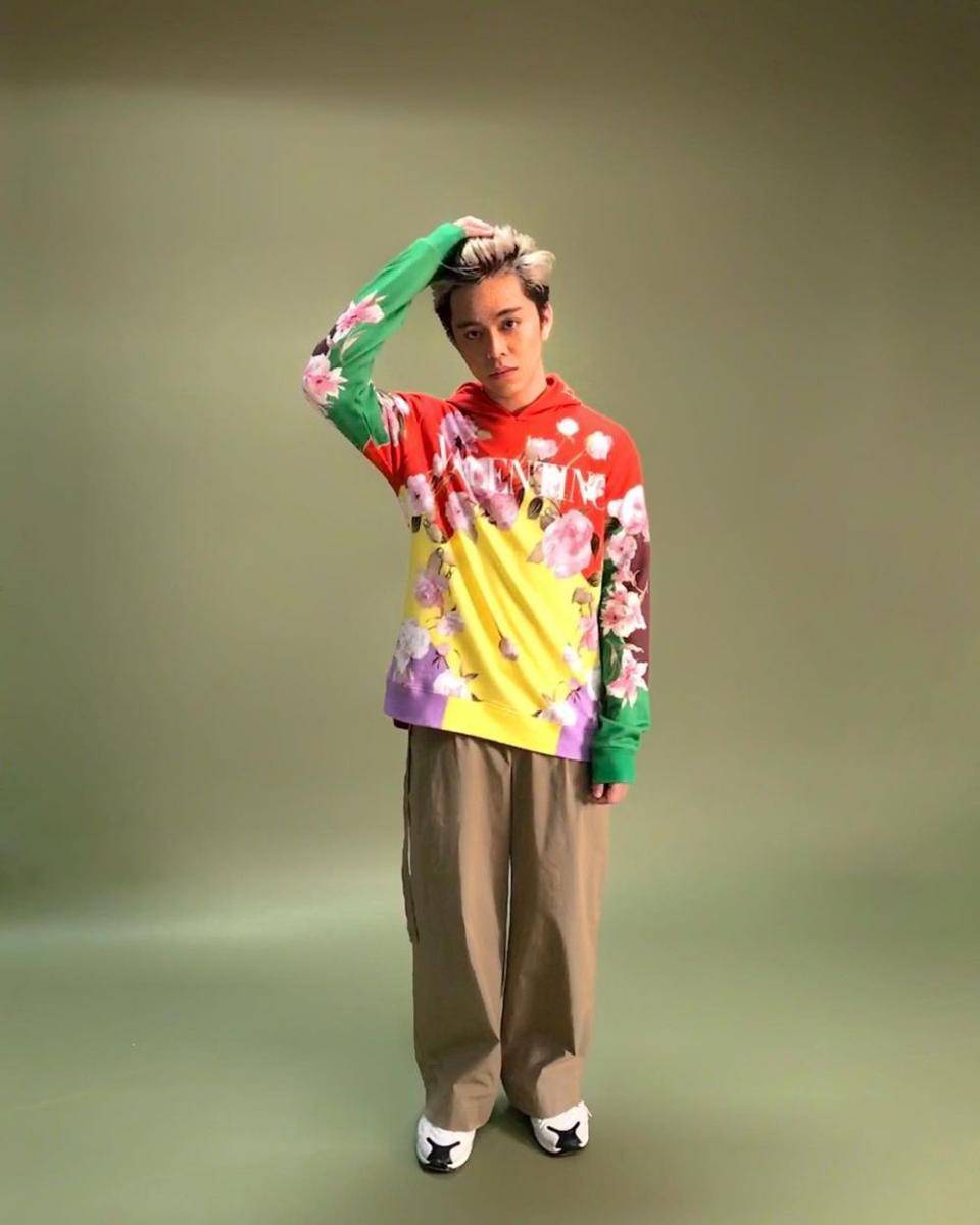 Fenly UN1TY (istagram.com.com/fenly_un1ty)