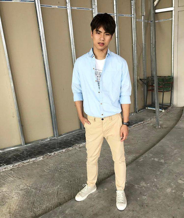 Style kemeja ala Ohm Pawat (instagram.com/ohmpawat)