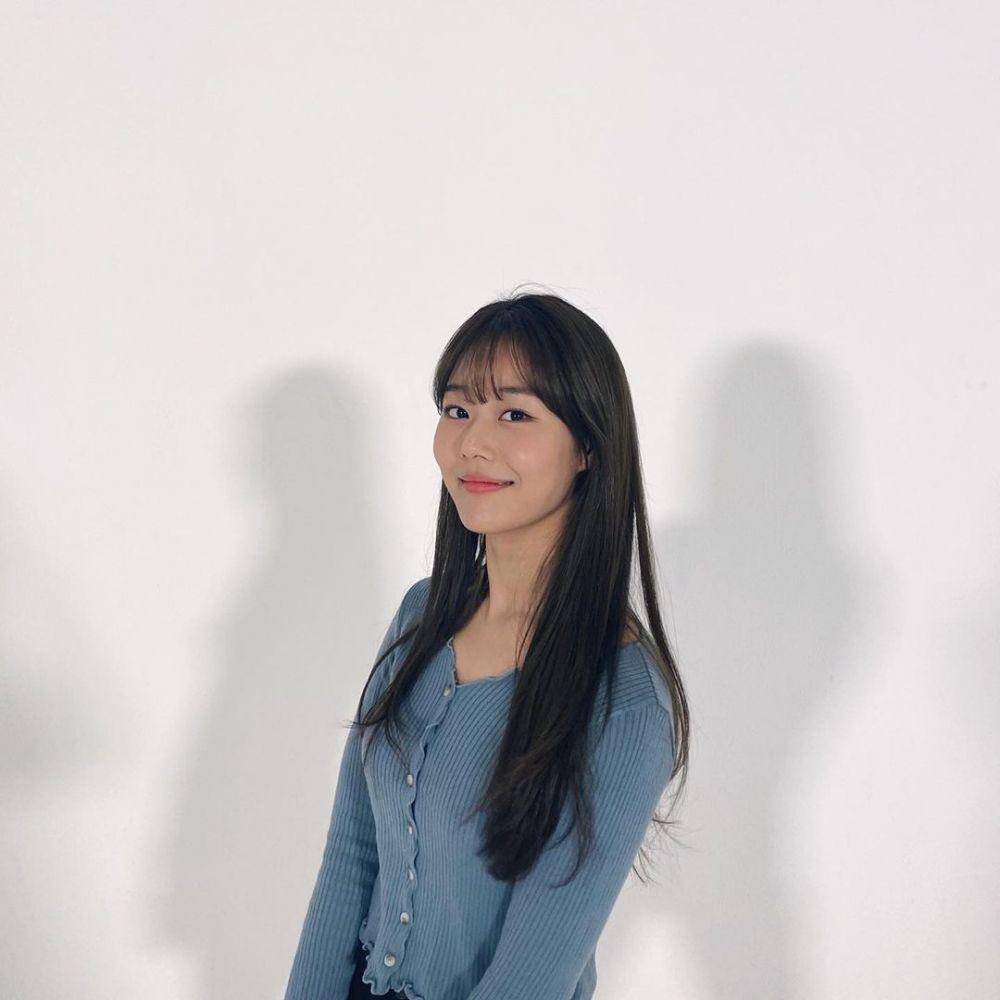 Chaerin Cherry Bullet (instagram.com/cherrybullet)