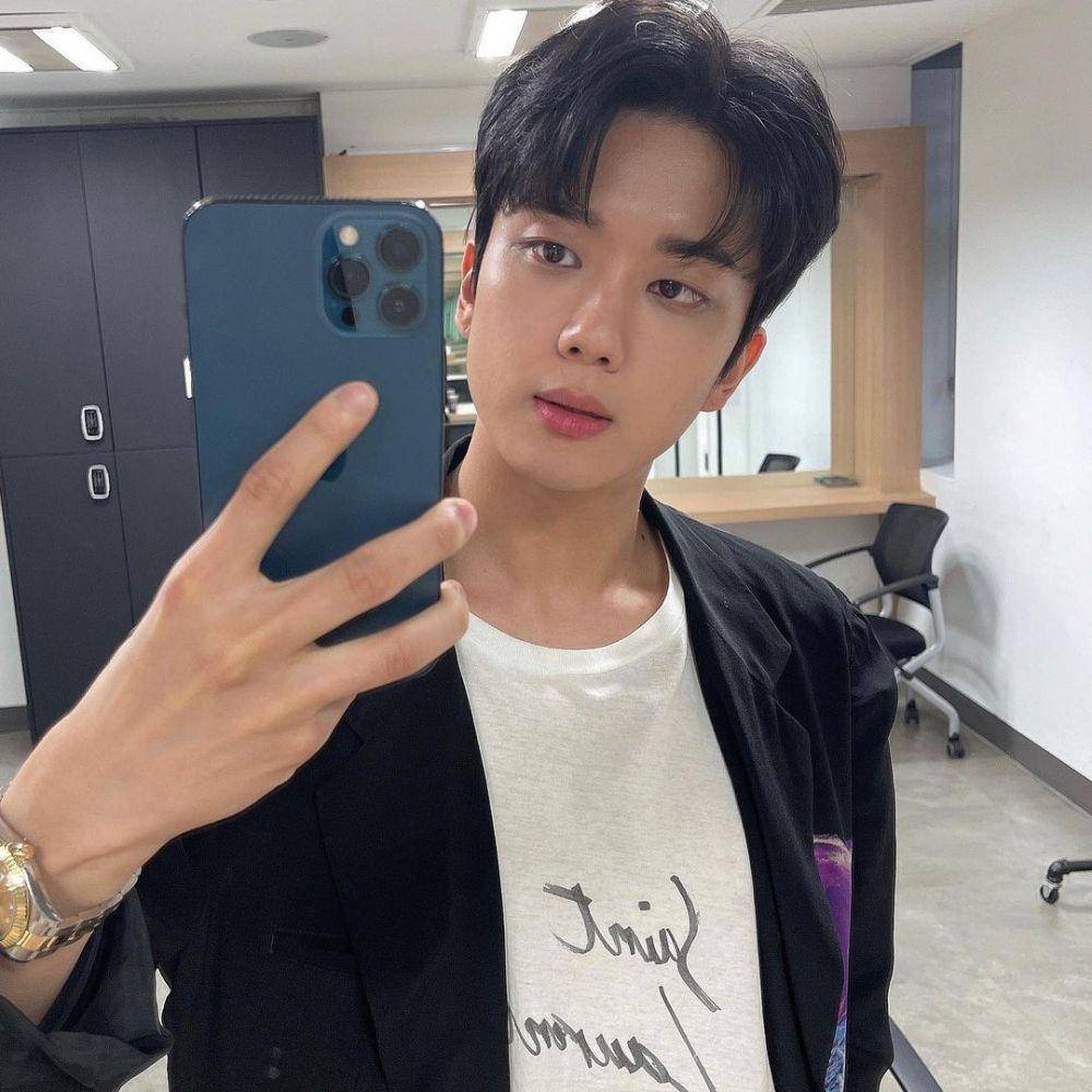 Yoo Young Jae (instagram.com/yjaybaby)