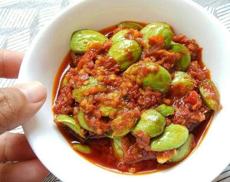 sambal pete (instagram.com/hobs.sambal.kdiyah)