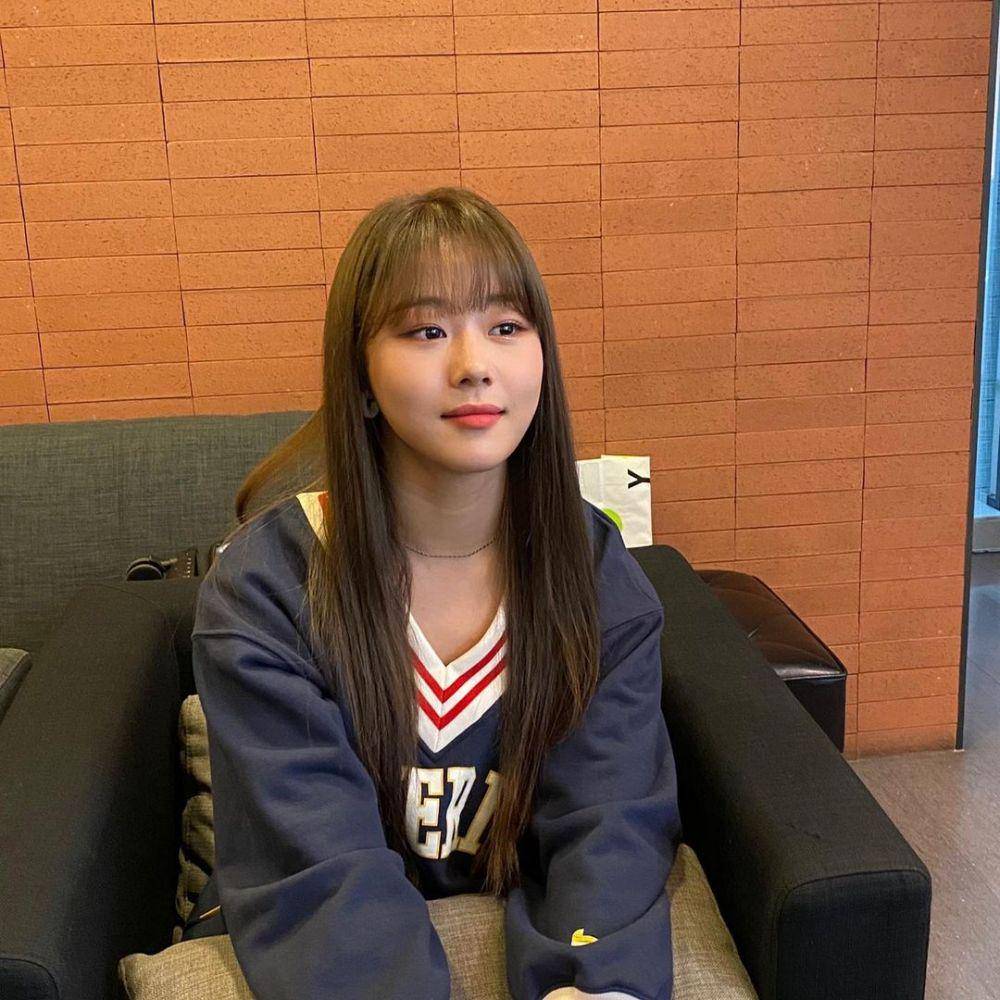 Chaerin Cherry Bullet (instagram.com/cherrybullet)