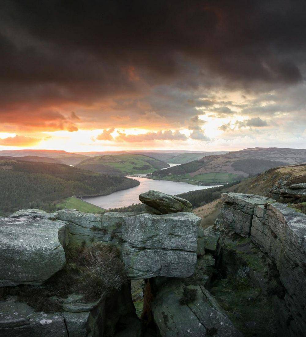 pesona Taman Nasional Peak District (Instagram.com/ladoza.uk)