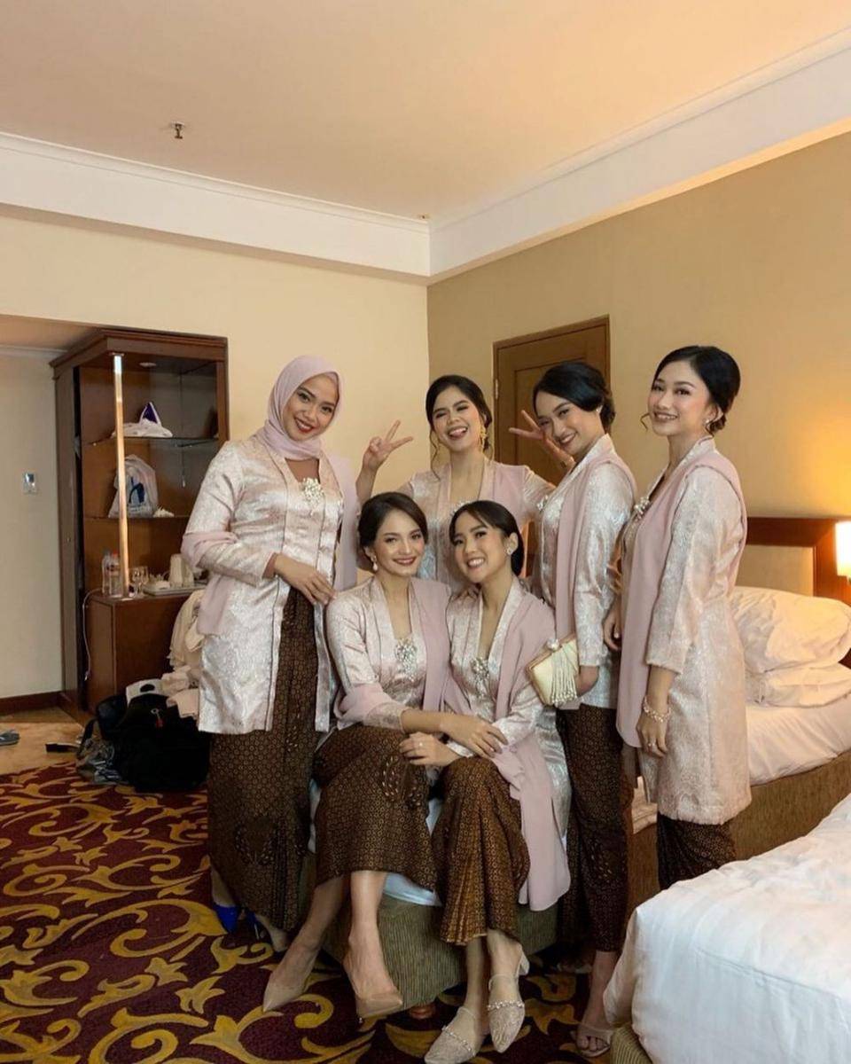 Enzy Storia (instagram.com/enzystoria)