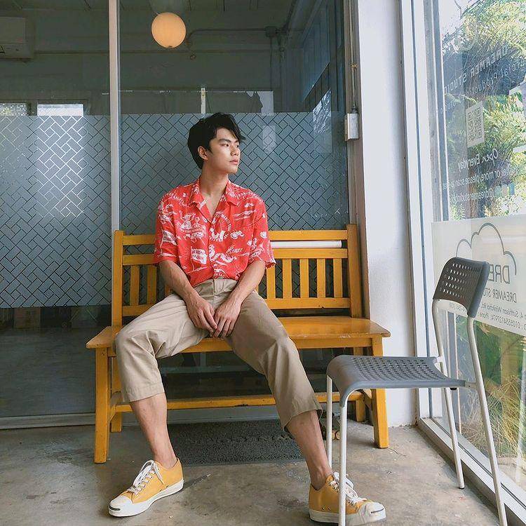 Style kemeja ala Ohm Pawat (instagram.com/ohmpawat)