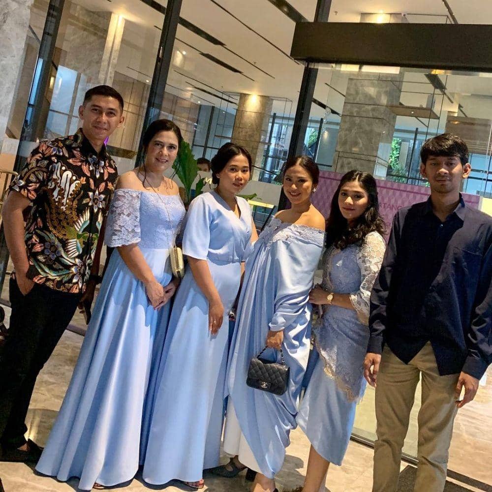 Keluarga Lydia Kandou. (Instagram.com/lydiakandou_)