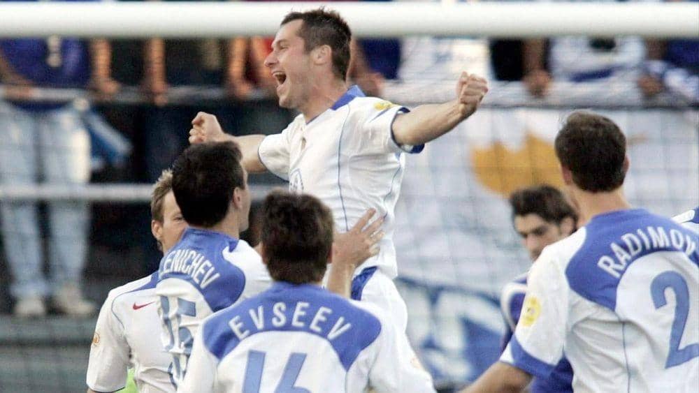 Pemain Rusia, Dmitri Kirichenko membuat rekor gol tercepat sepanjang sejarah Piala Eropa. (uefa.com).