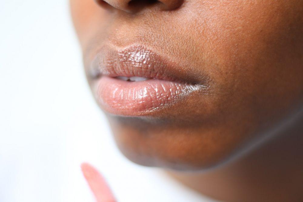5 Bahan Alami yang Bisa Jadi Pelembap Bibir, Anti Pecah-pecah!