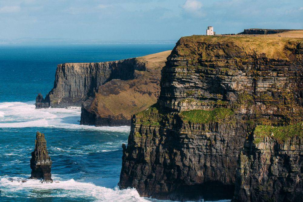 Tebing Moher, Irlandia (unsplash.com/Mick Haupt)
