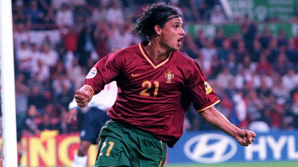 Nuno Gomes mencetak gol di Piala Eropa 2000 (uefa.com)
