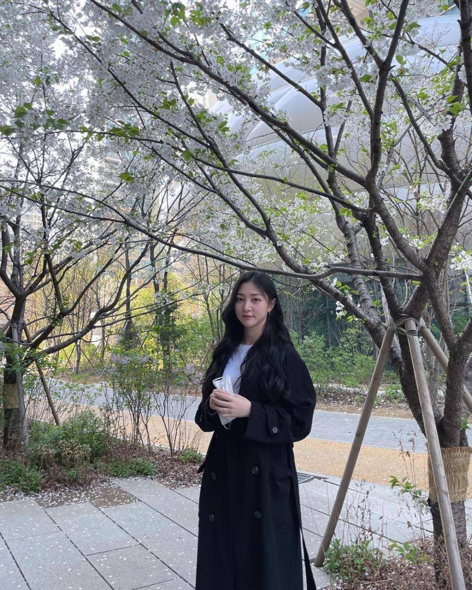 Bomin REDSQUARE (instagram.com/in__spring)