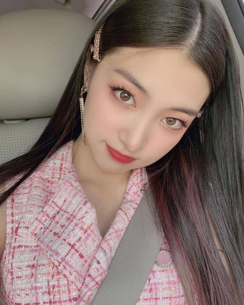 Bomin REDSQUARE (instagram.com/in__spring)