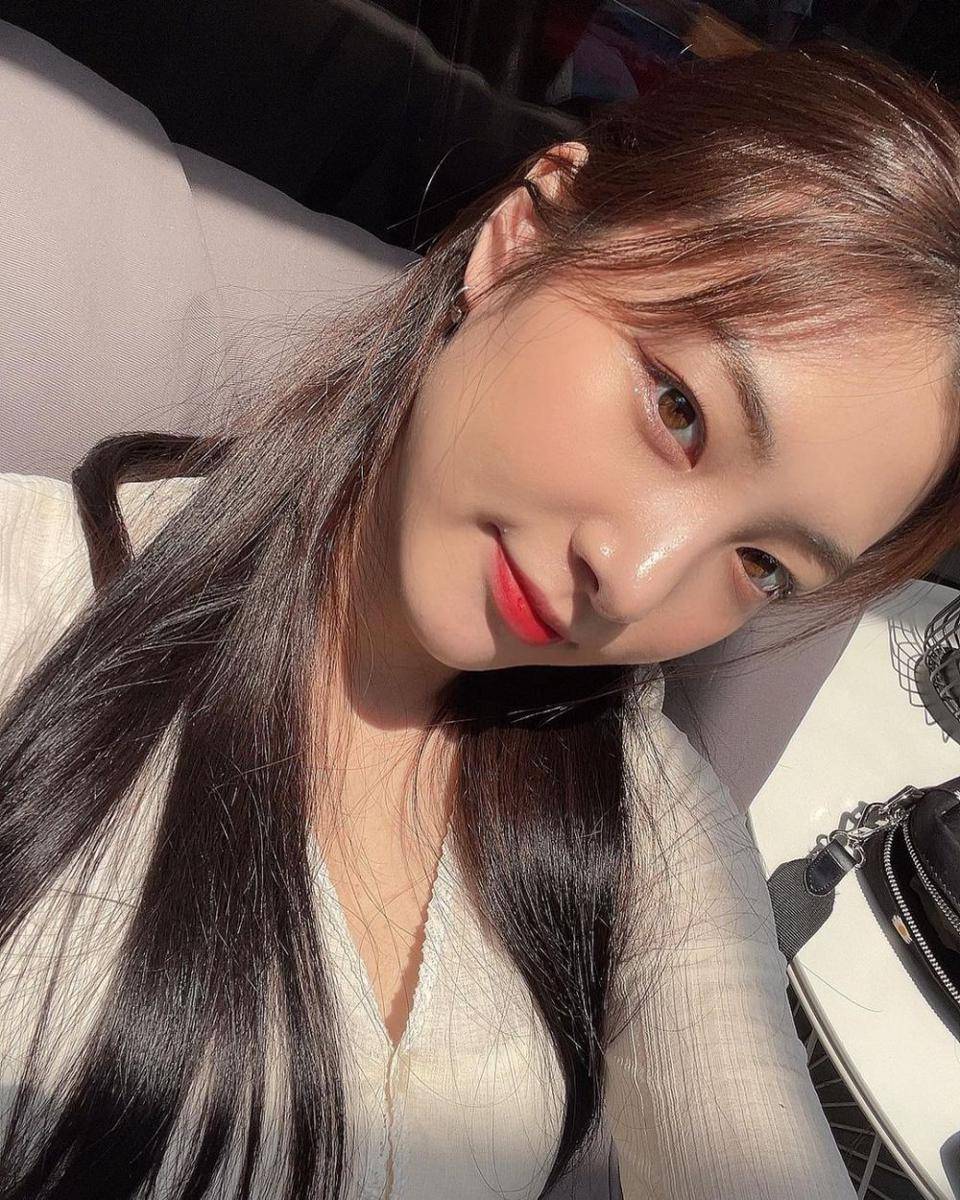 Bomin REDSQUARE (instagram.com/in__spring)
