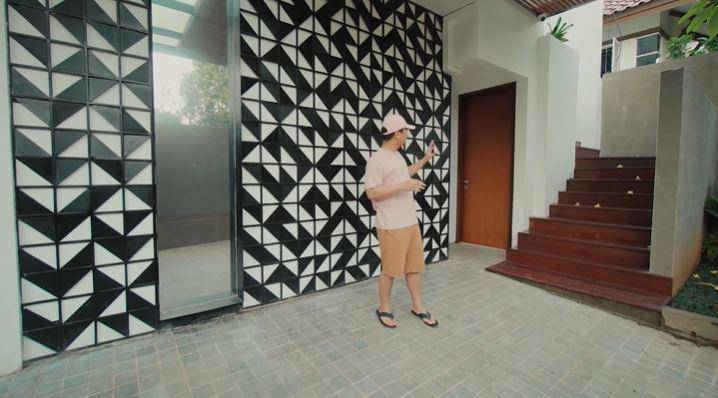rumah Raditya Dika (Youtube.com/Raditya Dika)