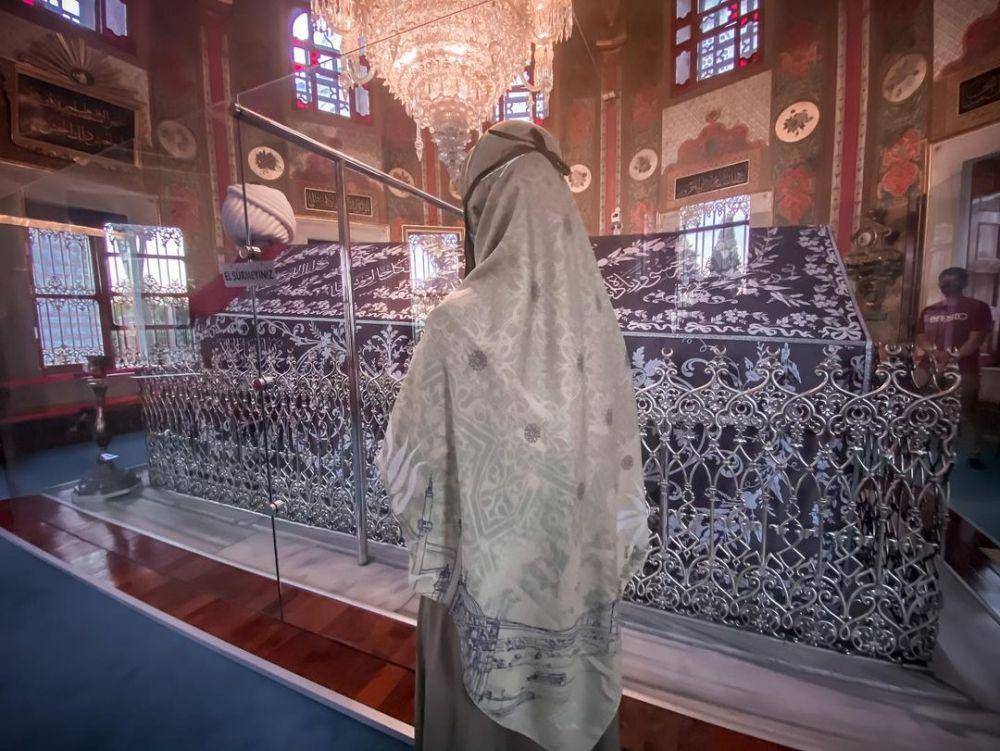 Oki Setiana Dewi ketika mengunjungi Istanbul, Turki. (instagram.com/okisetianadewi)
