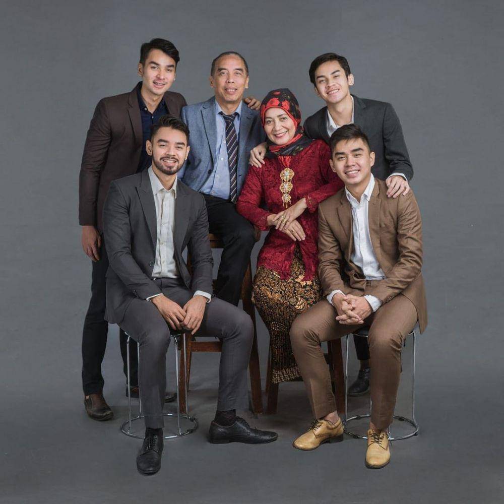 potret keluarga Hanafi (instagram.com/arvhiehanafi)