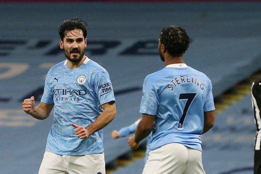 potret Gundogan bersama Raheem Sterling(premierleague.com)