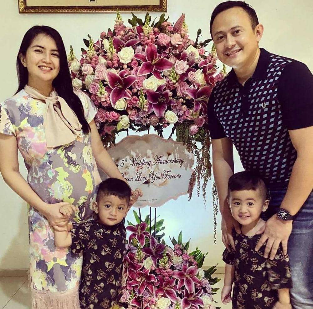 keluarga Kadek Devi (instagram.com/dewayoga_07)