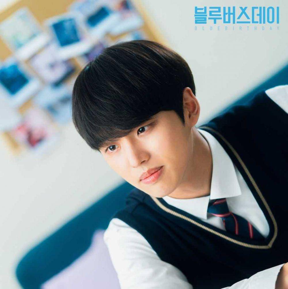 Hongseok Pentagon di Blue Birthday (instagram.com/playlist_studio)