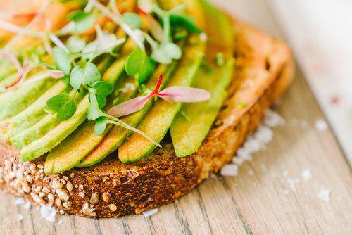 Avocado smorrebrod (healthfullyeverafter.co/Carlene Thomas)