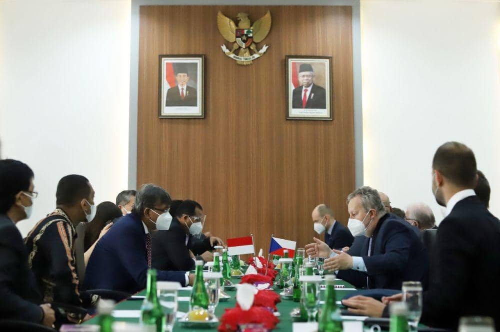 Menteri Lingkungan Hidup Republik Ceko, Richard Brabec saat berkunjung ke Universitas Syiah Kuala (USK), di Banda Aceh (IDN Times/Humas USK)