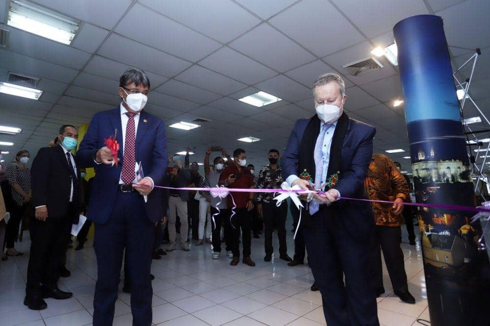 Menteri Lingkungan Hidup Republik Ceko, Richard Brabec saat berkunjung ke Universitas Syiah Kuala (USK), di Banda Aceh (IDN Times/Humas USK)