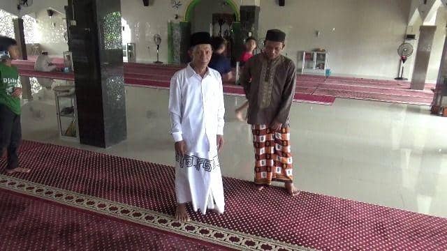 Rekaman CCTV pemuda bobol isi kotak amal masjid di Maros/Istimewa