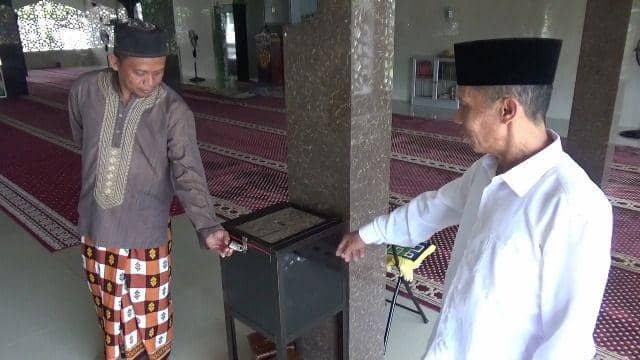 Rekaman CCTV pemuda bobol isi kotak amal masjid di Maros/Istimewa