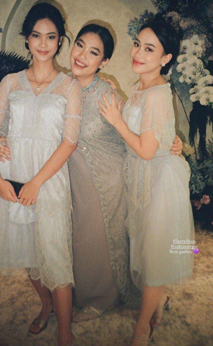 Gaya Keluarga di Siraman-Pengajian Alika Islamadina (instagram.com/kalyaislamadina)