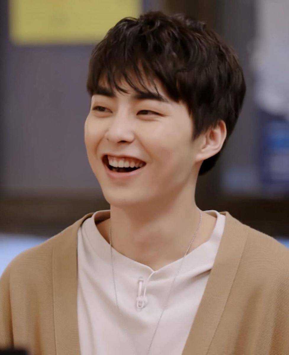 Xiumin EXO (instagram.com/e_xiu_o)