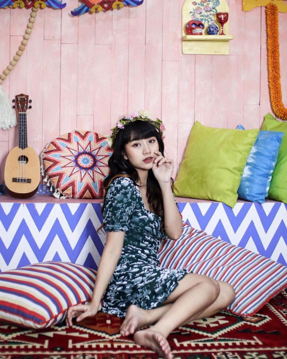 9 Inspirasi Dress Rok Ala Ghea Indrawari yang Bisa Kamu Tiru