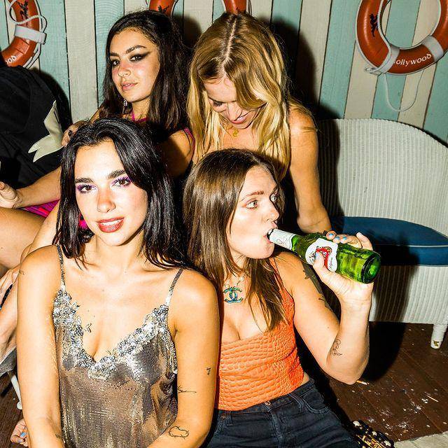 Perayaan ulang tahun Anwar Hadid (instagram.com/dualipa)