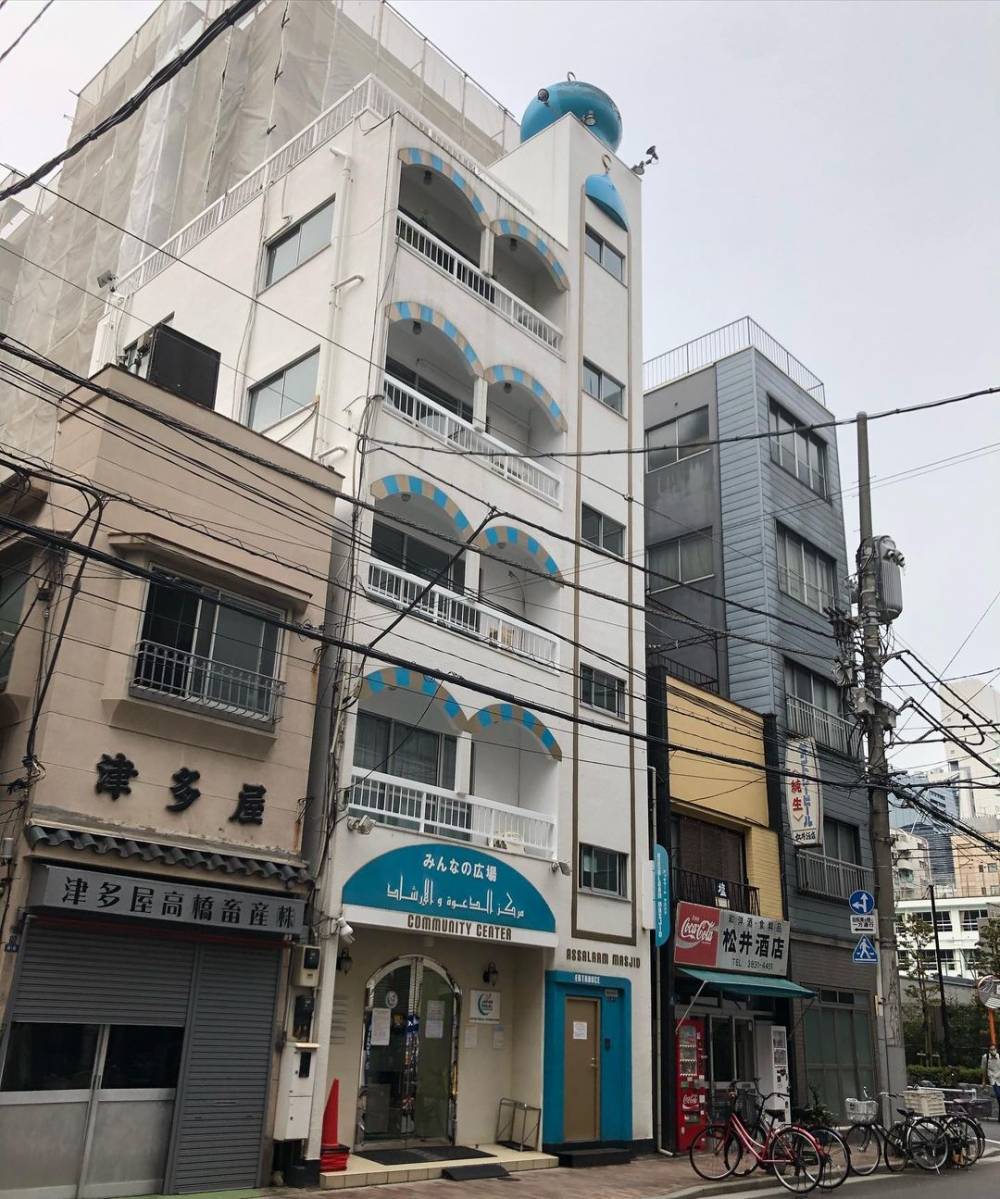 Jaraknya hanya 11 menit berjalan kaki dari Stasiun Ueno. (instagram.com/4m_japan)