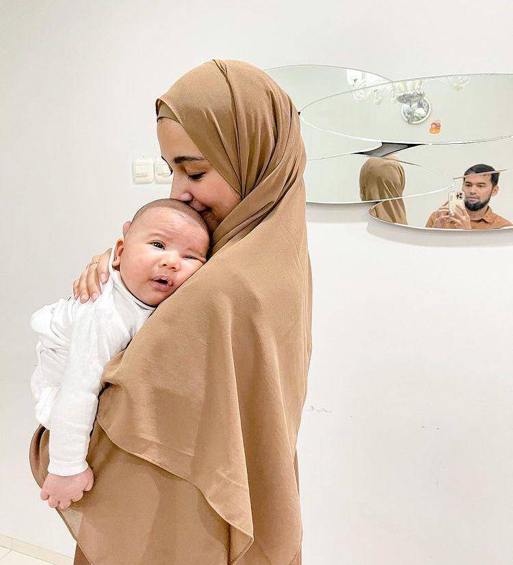 Shireen ( Instagram.com/shireensungkar)