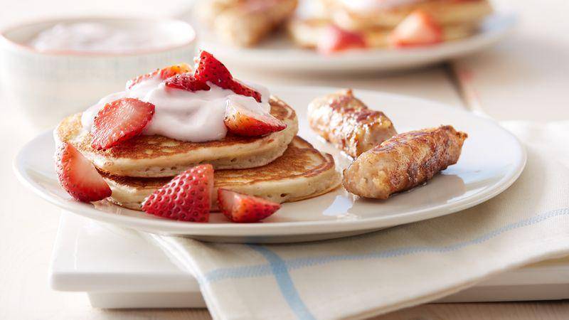 strawberry greek yoghurt pancake (www.bettycrocker.com)