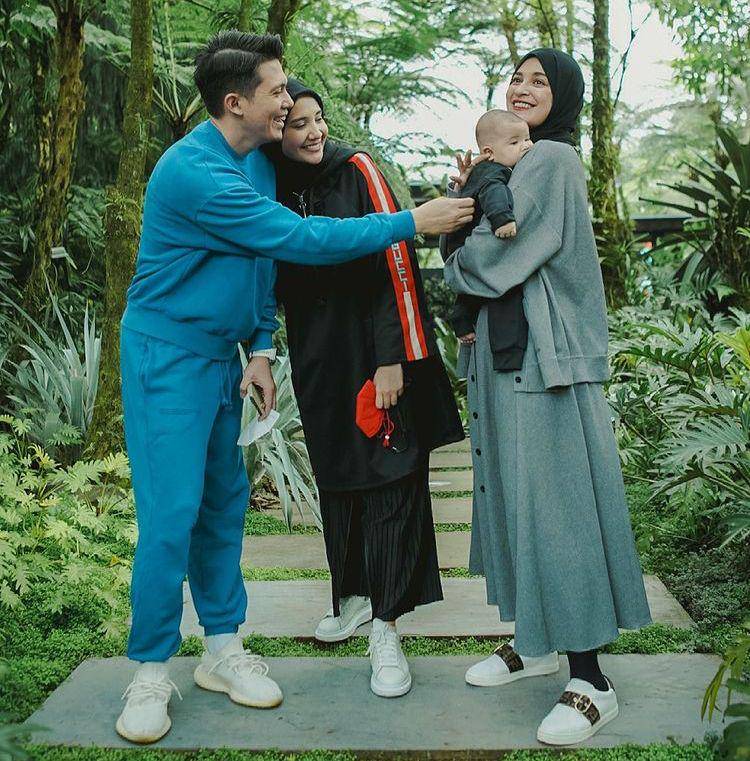 Shireen ( Instagram.com/zaskiasungkar15)