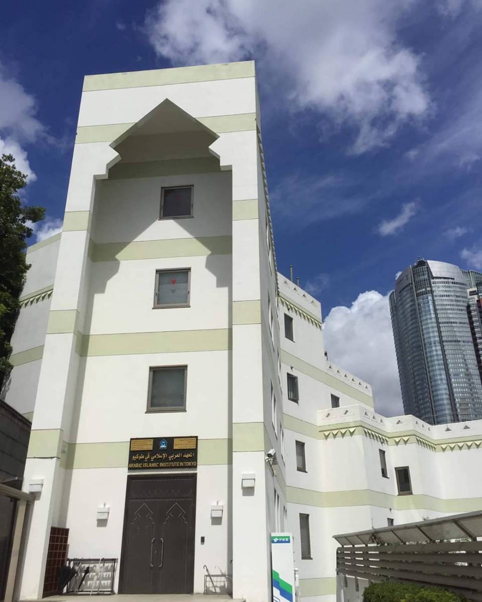 Masjid ini berada di dalam gedung Arabic Islamic Institute. (instagram.com/dimasnuralazis)