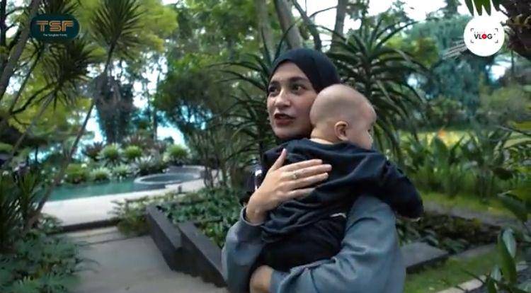 Shireen ( Youtube.com/sungkarfamily)
