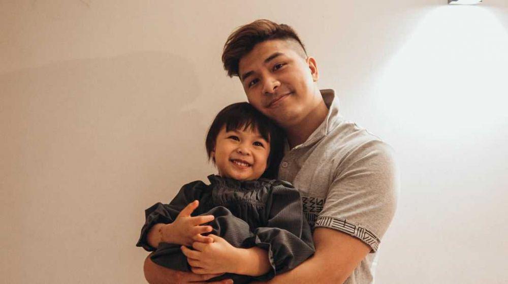 10 Potret Terkini Nastusha Olivia, Glenn Alinskie Versi Perempuan!