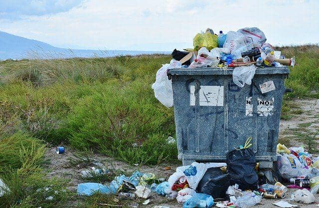 Tumpukan sampah plastik (pixabay.com/RitaE)