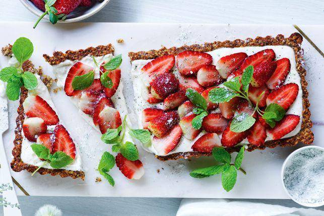 yoghurt and strawberry tart (www.taste.com.au)