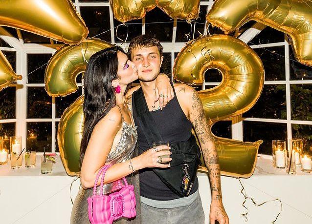 10 Momen Perayaan Ulang Tahun Anwar Hadid, Dapat Kejutan dari Dua Lipa
