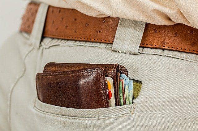 Ilustrasi dompet tebal karena pengeluaran berkurang (pixabay.com/stevepb)
