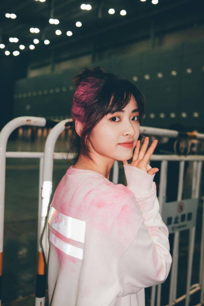 Shen Yue (weibo.com/p/1005055331040243)