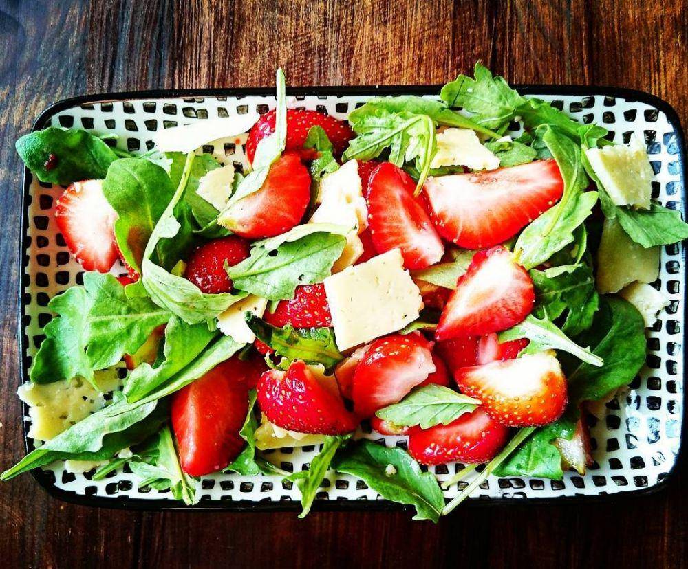 västerbotten dan olahan salad (instagram.com/paulinahur)